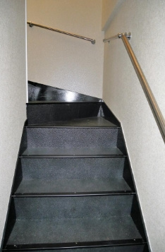 千両ビルの内装|階段です