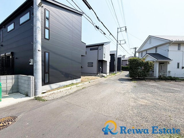 新築戸建　茅ヶ崎市松林1丁目の前面道路含む現地写真