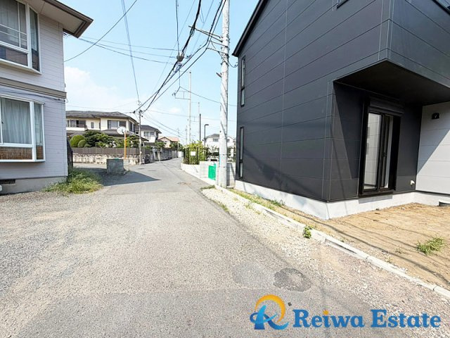 新築戸建　茅ヶ崎市松林1丁目の前面道路含む現地写真