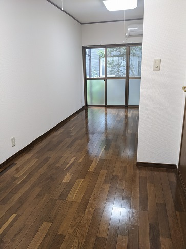 三鷹市大沢６丁目のアパートの居間・リビング