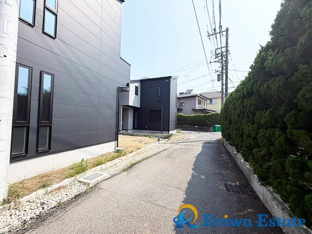 新築戸建　茅ヶ崎市松林1丁目の前面道路含む現地写真