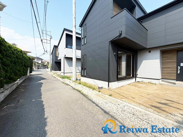 新築戸建　茅ヶ崎市松林1丁目の前面道路含む現地写真