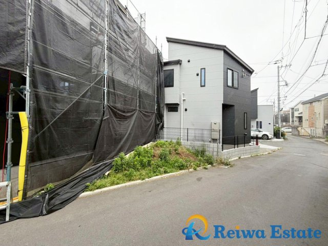 新築戸建　茅ヶ崎市松林1丁目の前面道路含む現地写真