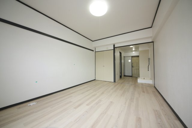 ヴァーチューハウスの居間・リビング