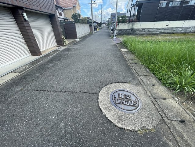 ６４７８０　岐阜市島田中町土地の前面道路含む現地写真