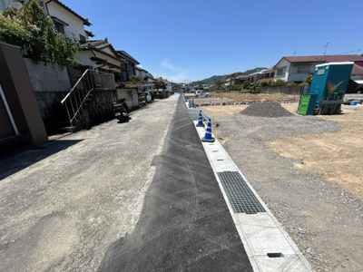 【前面道路含む現地写真】 | 高知市瀬戸東町3丁目　売り土地　61坪