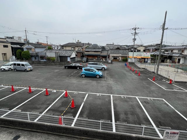 サンクレールヒラタの駐車場