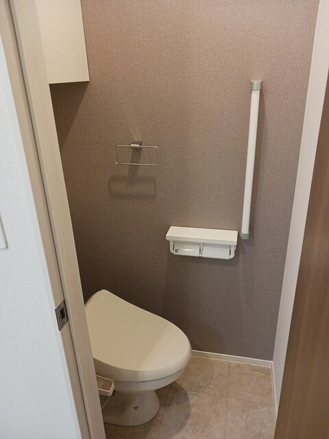 エムズサニーガーデン　２５のトイレ|落ち着いた色調のトイレです