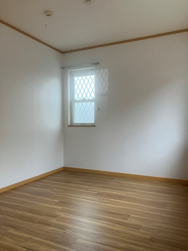 ティファニーの寝室|風通しも良い寝室です☆