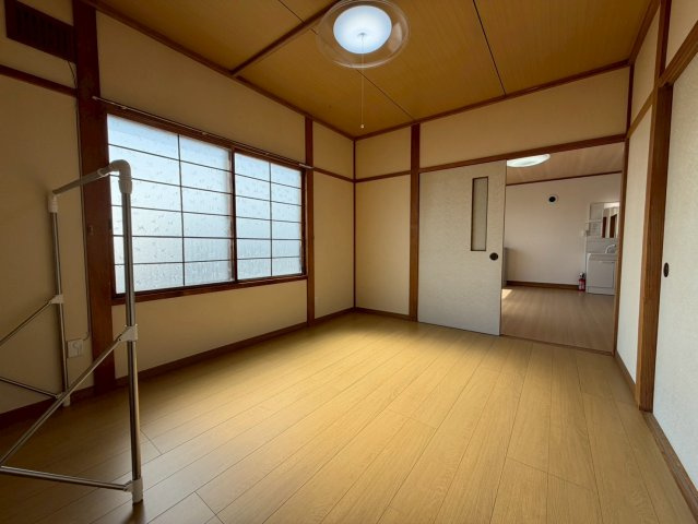 釧路市大楽毛西２丁目のアパートの居間・リビング