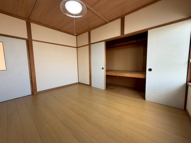 釧路市大楽毛西２丁目のアパートの居間・リビング