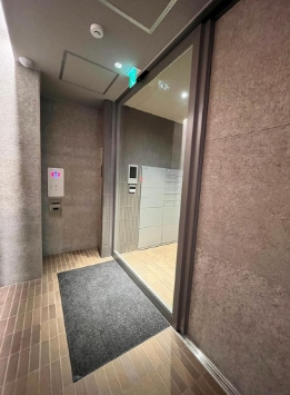 イエント本町ビルのエントランス|エントランスです