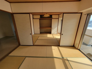 【和室】 | サンライズ東雲A棟 | 押し入れ収納あり