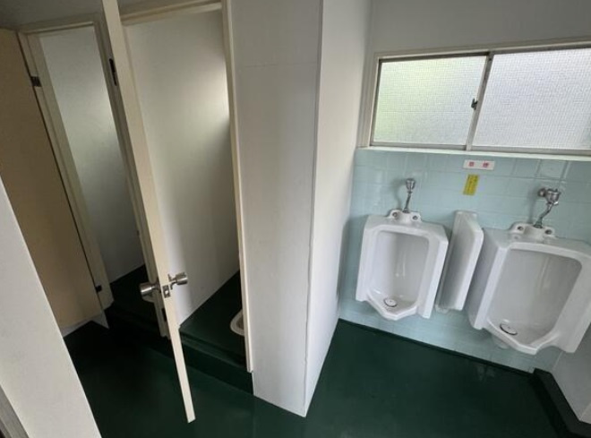 武蔵村山市伊奈平１丁目の倉庫のトイレ