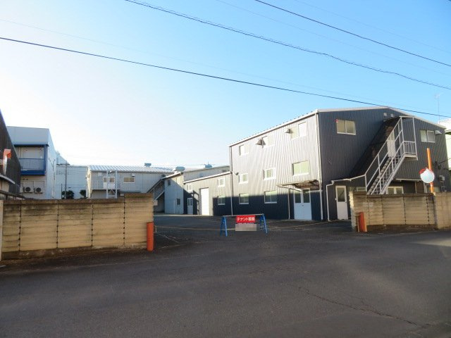 武蔵村山市伊奈平１丁目の倉庫