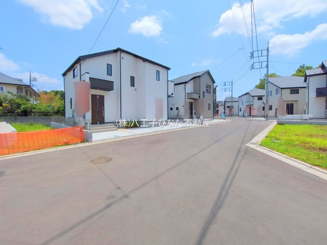 祝：成約済み　八王子市　石川町　新築戸建て　６期の駐車場|～仲介手数料無料☆八王子ひなた不動産～八王子市石川町　新築戸建て