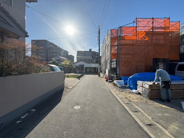 SUN COURTーサンコート－小倉南区中曽根1丁目【小倉南区　新築戸建て】の前面道路含む現地写真|現地撮影　2025,4,7　SUN COURTーサンコート－小倉南区中曽根1丁目【小倉南区　新築戸建て】