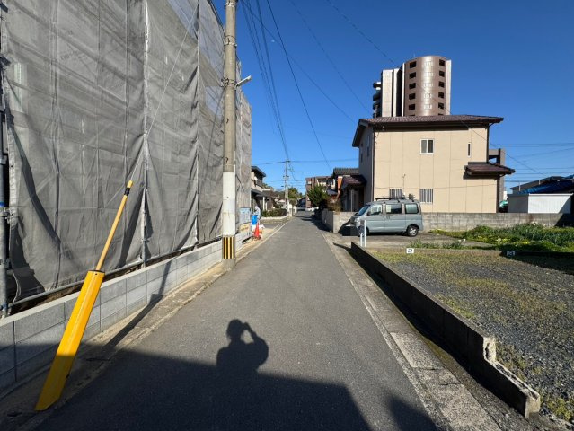 SUN COURTーサンコート－小倉南区中曽根1丁目【小倉南区　新築戸建て】の前面道路含む現地写真|現地撮影　2025,4,7　SUN COURTーサンコート－小倉南区中曽根1丁目【小倉南区　新築戸建て】