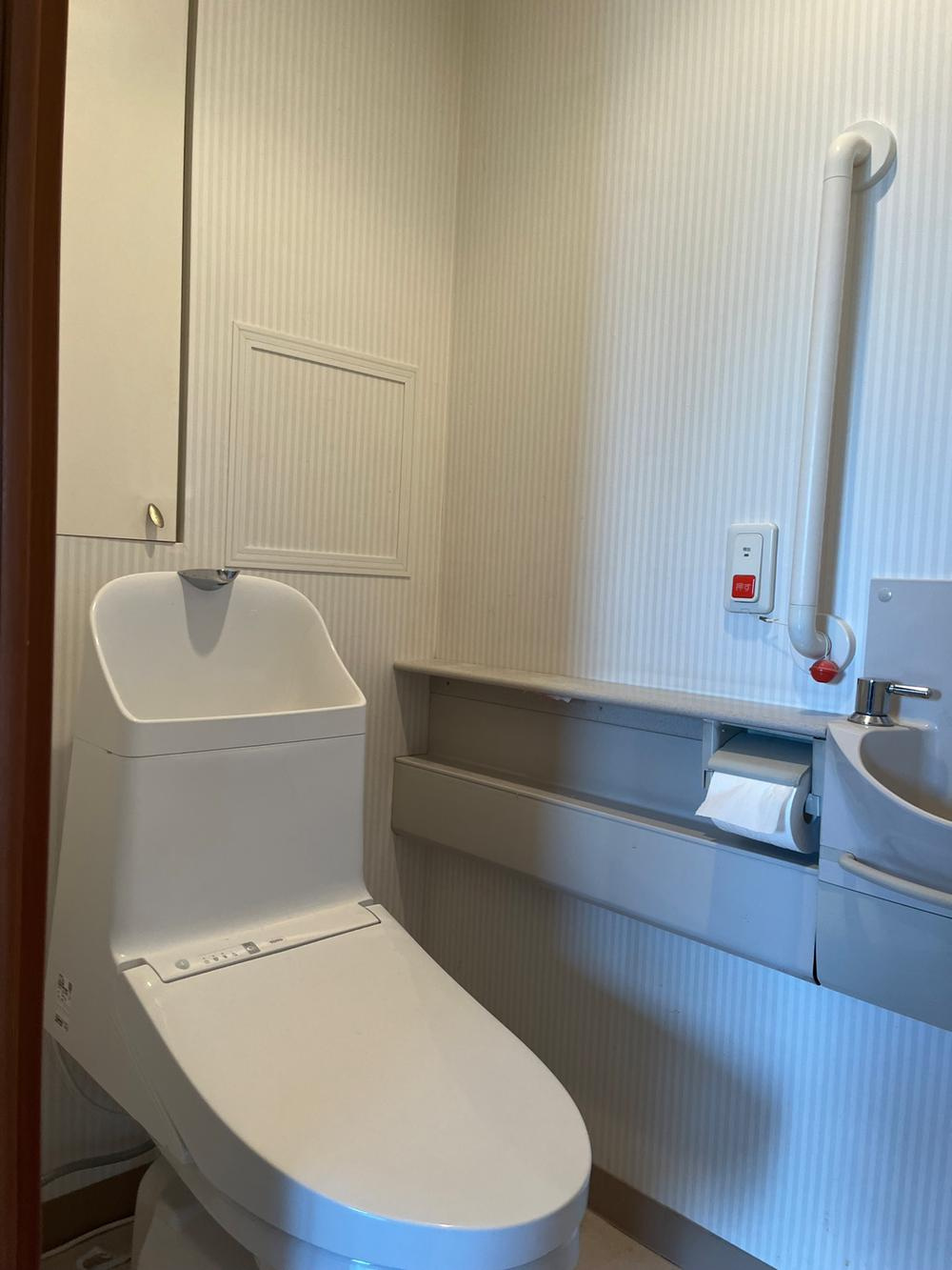 プラネスーペリア香里のトイレ|■物件内覧・資金計画相談・住宅ローン相談、リフォーム相談、お問合せ受付中■
※当日・翌日のご内覧、ご相談はお電話でのお問合せがスムーズです！