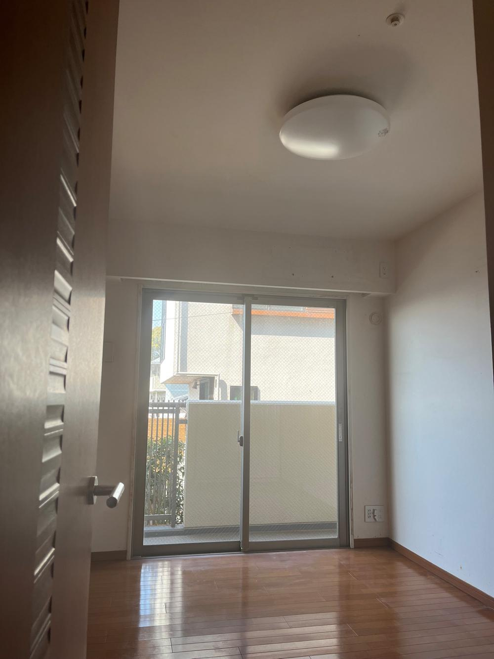 プラネスーペリア香里の洋室|洋室5帖
■物件内覧・資金計画相談・住宅ローン相談、リフォーム相談、お問合せ受付中■
※当日・翌日のご内覧、ご相談はお電話でのお問合せがスムーズです！