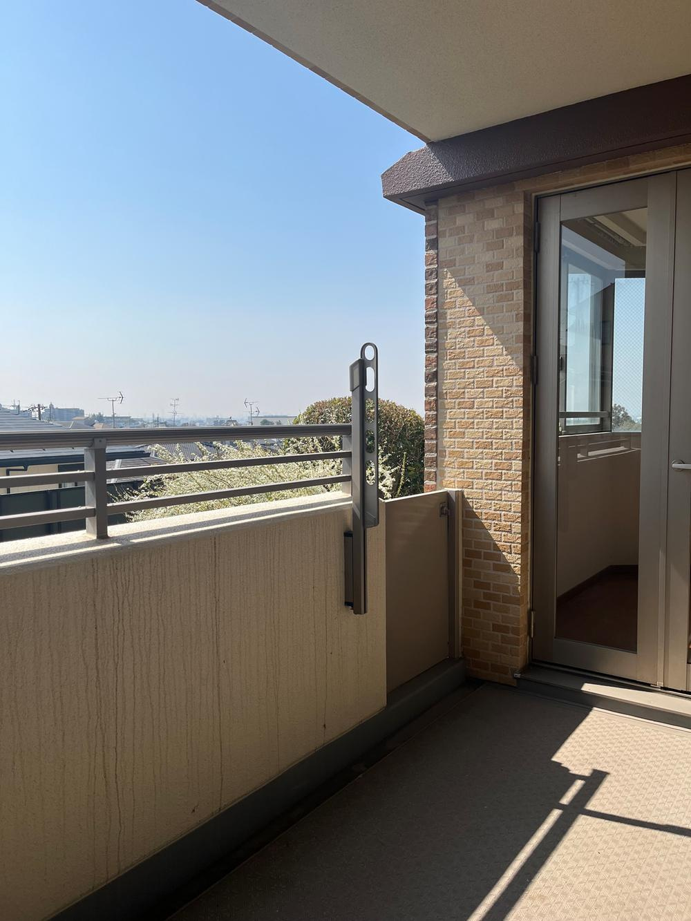 プラネスーペリア香里のバルコニー|■物件内覧・資金計画相談・住宅ローン相談、リフォーム相談、お問合せ受付中■
※当日・翌日のご内覧、ご相談はお電話でのお問合せがスムーズです！