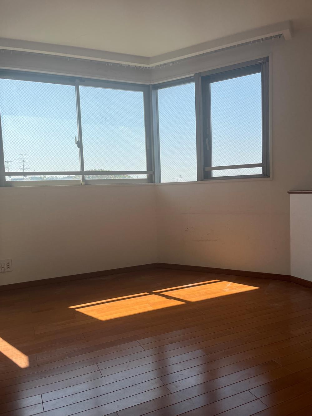 プラネスーペリア香里の子供部屋|洋室5帖
■物件内覧・資金計画相談・住宅ローン相談、リフォーム相談、お問合せ受付中■
※当日・翌日のご内覧、ご相談はお電話でのお問合せがスムーズです！