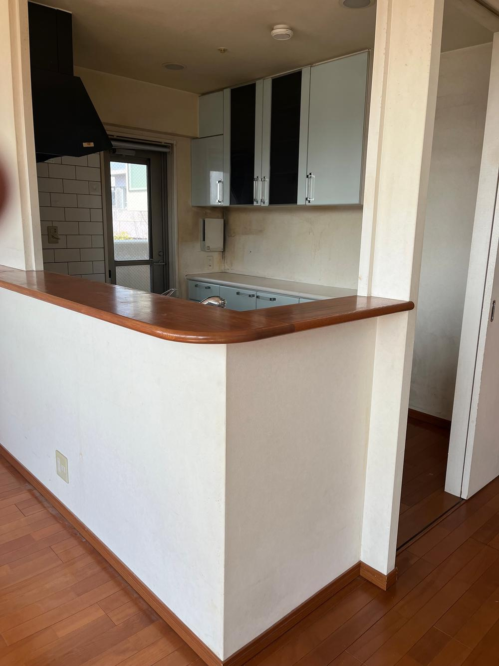 プラネスーペリア香里のキッチン|対面キッチン4帖
■物件内覧・資金計画相談・住宅ローン相談、リフォーム相談、お問合せ受付中■
※当日・翌日のご内覧、ご相談はお電話でのお問合せがスムーズです！