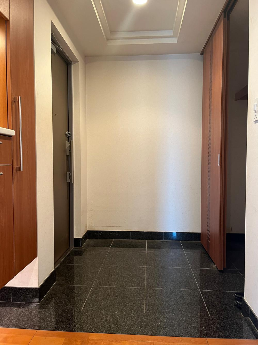 プラネスーペリア香里の玄関|■物件内覧・資金計画相談・住宅ローン相談、リフォーム相談、お問合せ受付中■
※当日・翌日のご内覧、ご相談はお電話でのお問合せがスムーズです！