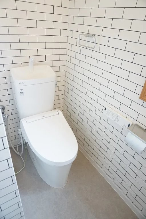 二丁通町　中古一戸建てのトイレ|温水洗浄便座
■物件内覧・資金計画相談・住宅ローン相談、リフォーム相談、お問合せ受付中■
※当日・翌日のご内覧、ご相談はお電話でのお問合せがスムーズです！