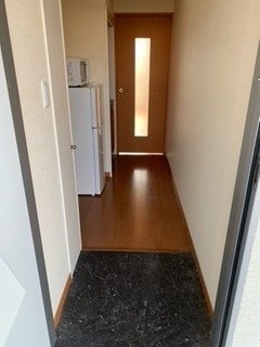 レオパレス阿保の玄関