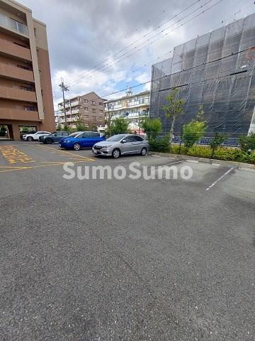 尼崎市南武庫之荘３丁目の賃貸マンションの駐車場
