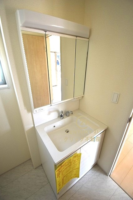 リーブルガーデン  水戸市見川　第14　1の独立洗面台|洗面台は洗練されたシンプルなデザインでお手入れも楽です。