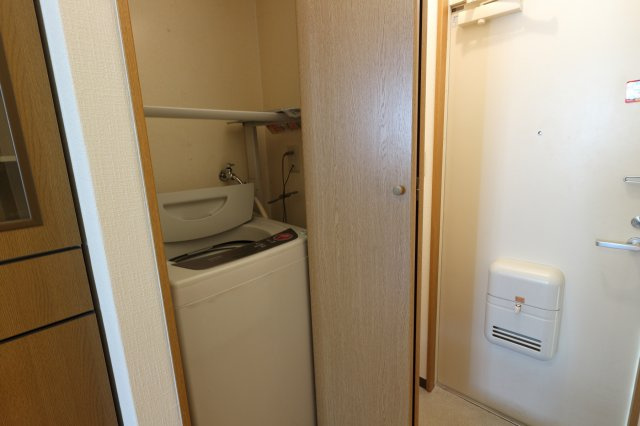 松屋北野坂ビルの玄関|洗濯機