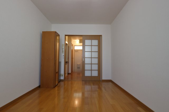 松屋北野坂ビルの居間・リビング|洋室7.3帖