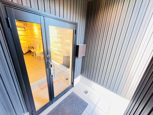 法性寺町店舗・事務所の玄関