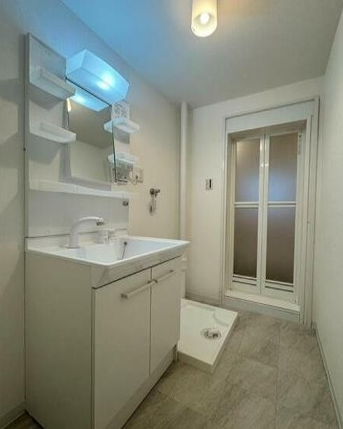 忍ケ丘クレセントヴィラF棟の脱衣所|洗面脱衣室　洗濯機置き場
■物件内覧・資金計画相談・住宅ローン相談、リフォーム相談、お問合せ受付中■
※当日・翌日のご内覧、ご相談はお電話でのお問合せがスムーズです！