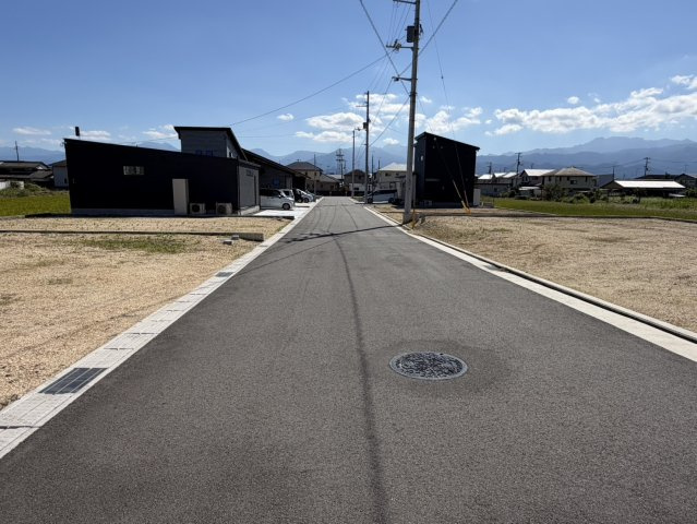 西条市喜多台　区画Nの前面道路含む現地写真
