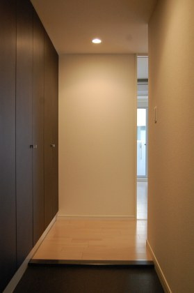 ドゥーエなんば南の玄関