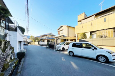 【外観】 | 宇治市広野町尖山　注文住宅　建築条件なし　土地 | 色んな住宅展示場で好みのハウスメーカーを探すのも楽しいですね。もちろん、ゆいホームでもご紹介出来ます＼(^_^)／