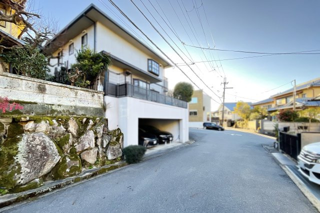 【前面道路含む現地写真】の画像