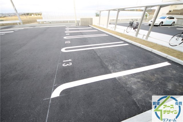 セジュール・ラ・フレーズの駐車場