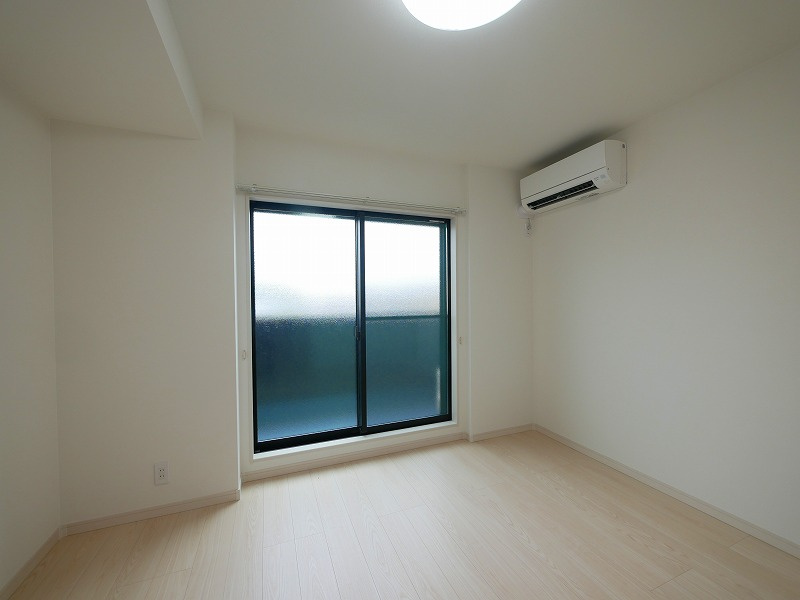 UNI　FLAT　奈良法蓮町の居間・リビング