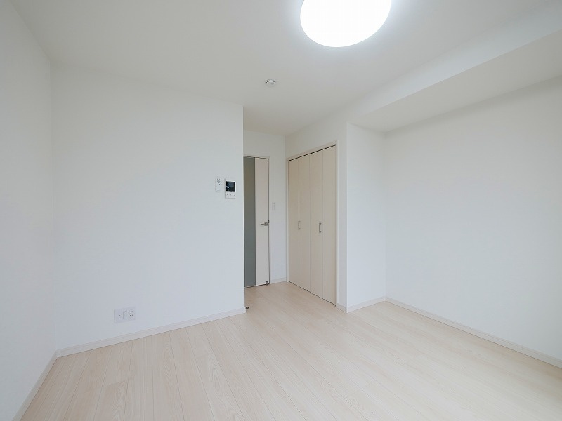 UNI　FLAT　奈良法蓮町の洋室