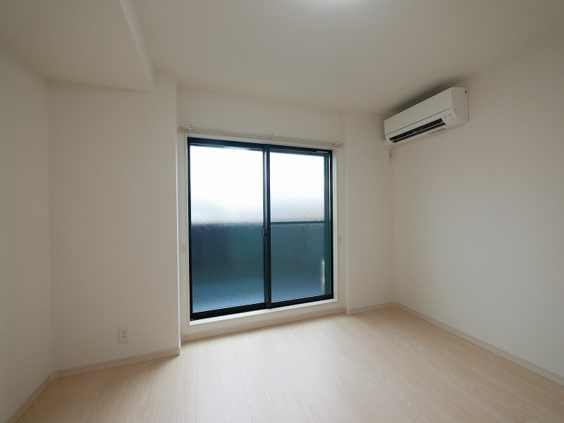 UNI　FLAT　奈良法蓮町の居間・リビング