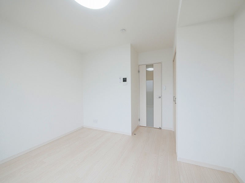 UNI　FLAT　奈良法蓮町の洋室