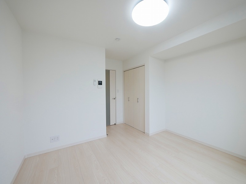 UNI　FLAT　奈良法蓮町の居間・リビング