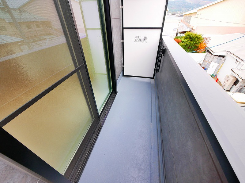 UNI　FLAT　奈良法蓮町のバルコニー