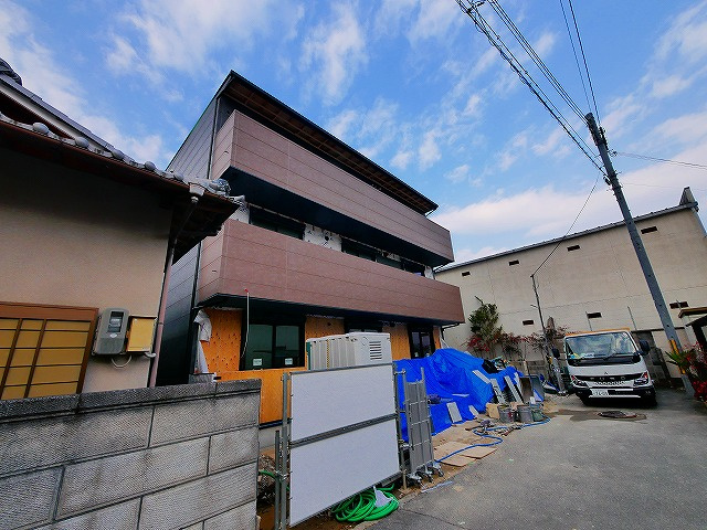 UNI　FLAT　奈良法蓮町の外観