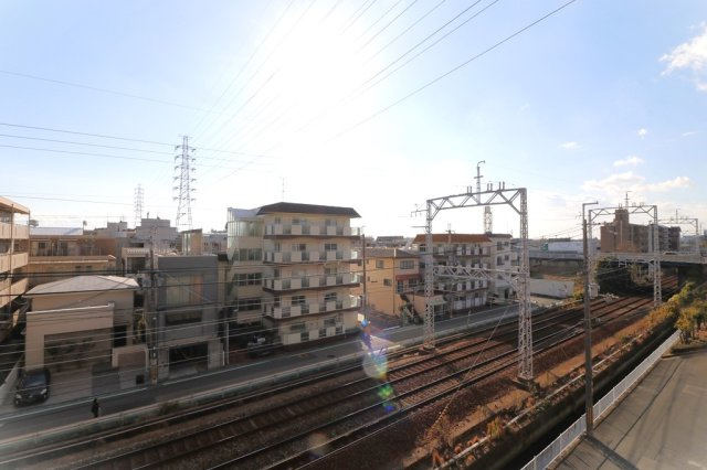 コージースクエア武庫之荘の展望|バルコニーからの眺めです。前面に大きな建物がなく、遠くまで見渡すことができます。
