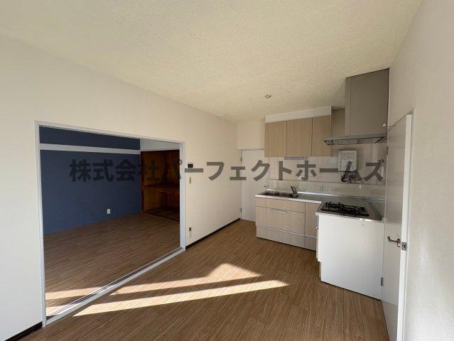 枚方ハイツ弐号棟の居間・リビング